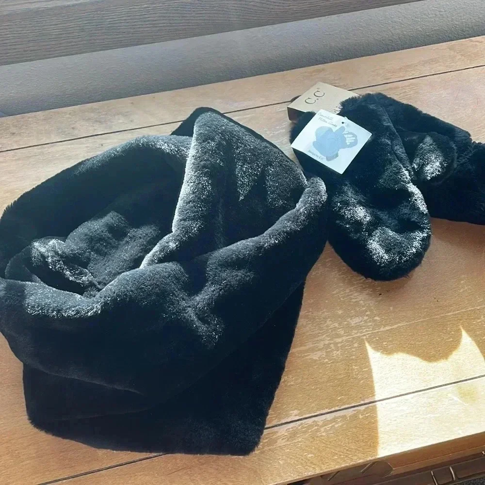 Black Faux‎ Furr neck cover & mittens